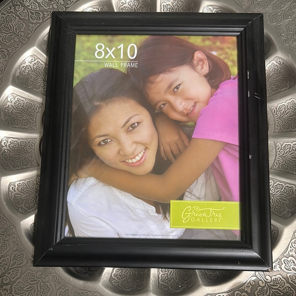 ☀️5/$20 Black Wall Frame.